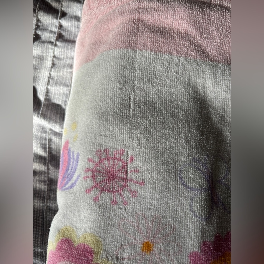 Colorful Floral and Paisley Towels - Picture 8 of 8